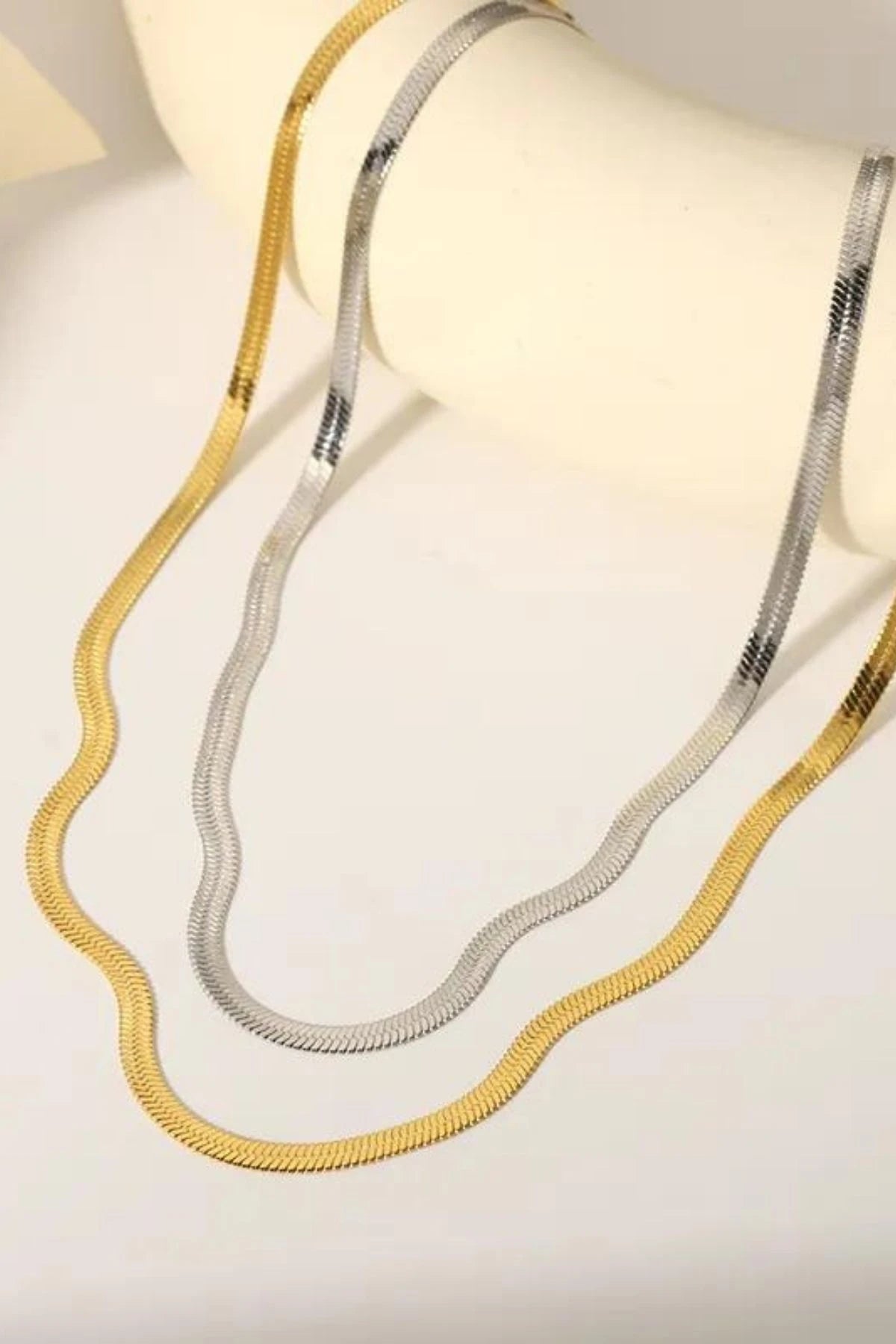 Sleek-Kette in silber und gold aus Edelstahl und größenverstellbar