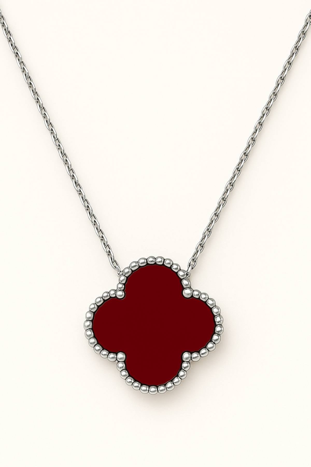 Silberne Kleeblatt Kette mit weinrotem Anhänger – stilvoller Glücksbringer Schmuck